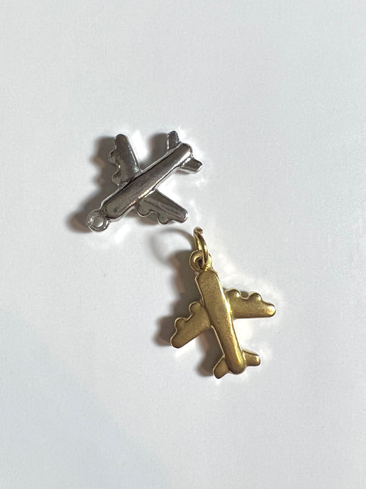 Airplane charm